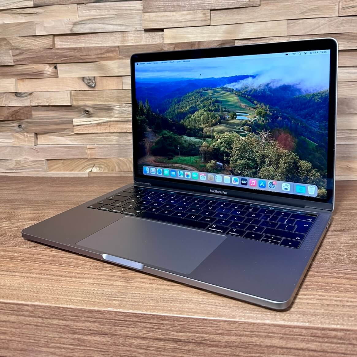 MacBook Pro 13¨ Retina Touch Bar Space Gray, i5, rok 2019, 16GB RAM, 512GB SSD NOVÁ BATERIE