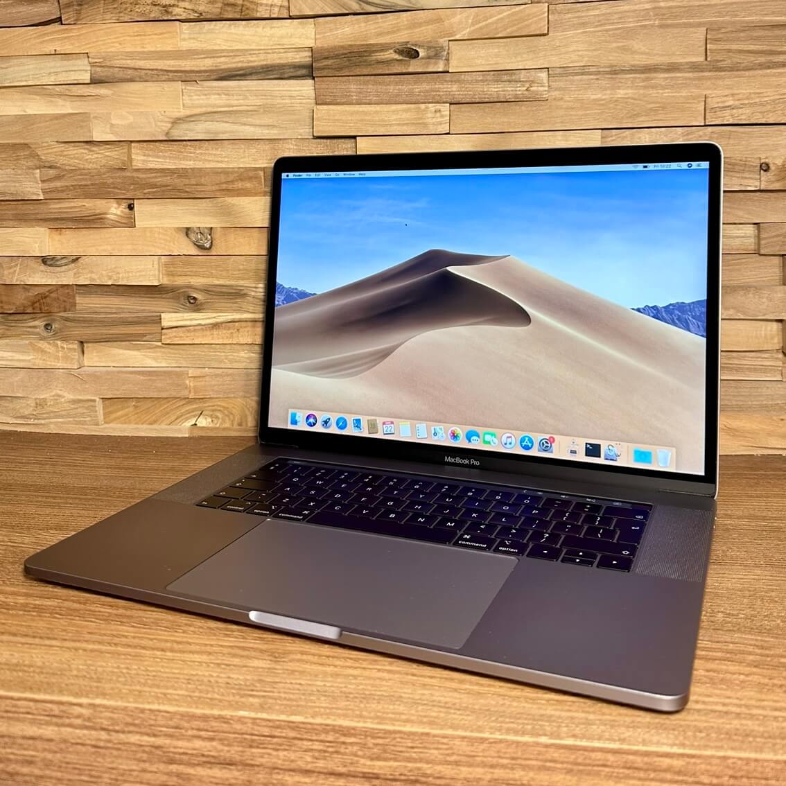 MacBook Pro 15¨ Retina Touch Bar Space Gray, i9, rok 2019, 16GB RAM, 512GB SSD