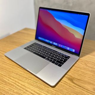 ✅MacBook Pro Retina 15’’ Touch Bar Silver, i7, rok 2017, 16GB RAM, 256GB SSD Stav: Použitý ☄️Intel Core i7 2,8GHz☄️...